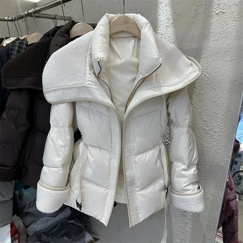 صوف الضأن تقسم سترة قطن مع حزام المرأة الخريف الشتاء الوقوف طوق سميكة قصيرة أبلى 2025 جديد معطف دافئ بأكمام طويلة