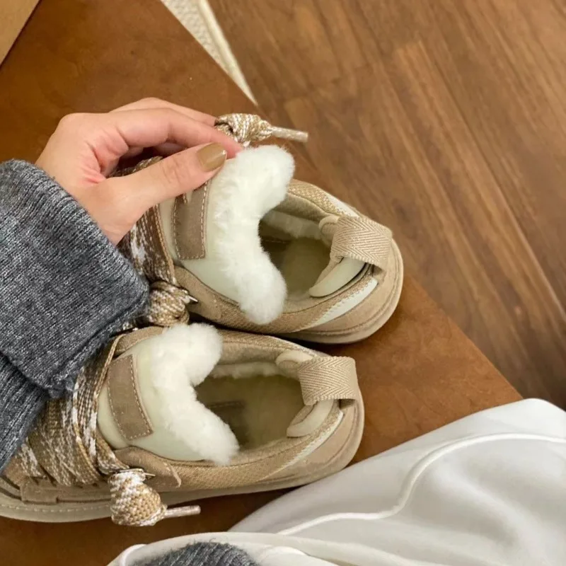 Thumbnail 2 - #40 Best Snow Boots to Buy In 2026