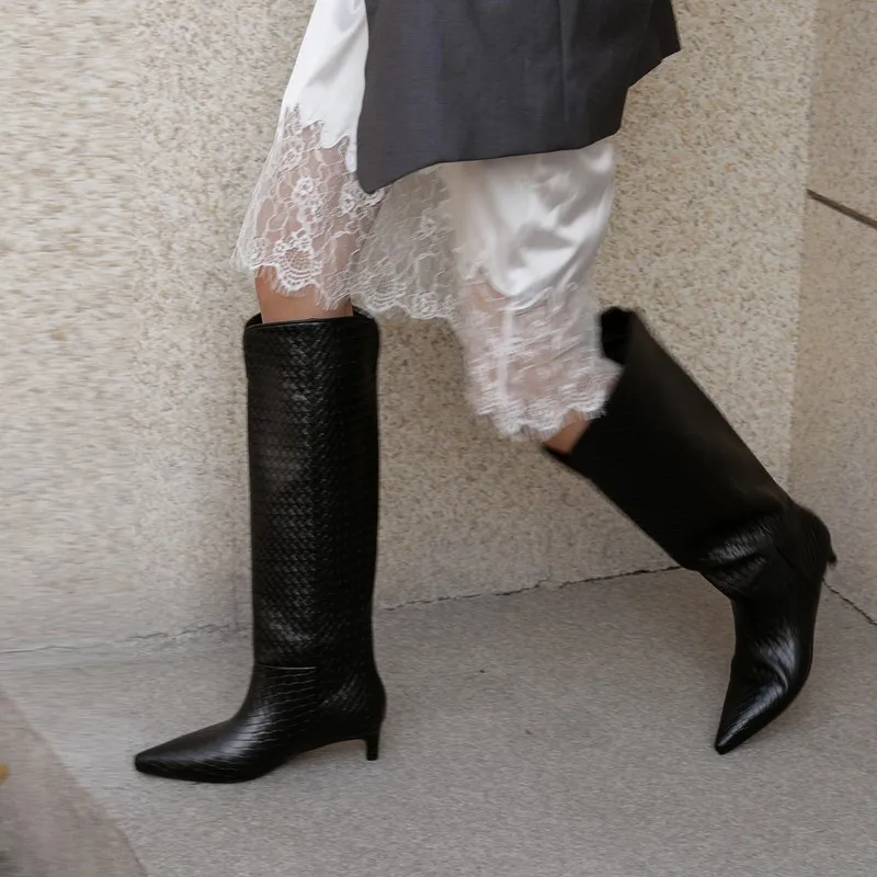 Dilalula 2026 مثير جلد حقيقي المرأة أحذية طويلة مدبب تو هريرة الكعوب سيدة شابة الخريف الشتاء الانزلاق على الشارع أحذية حمراء