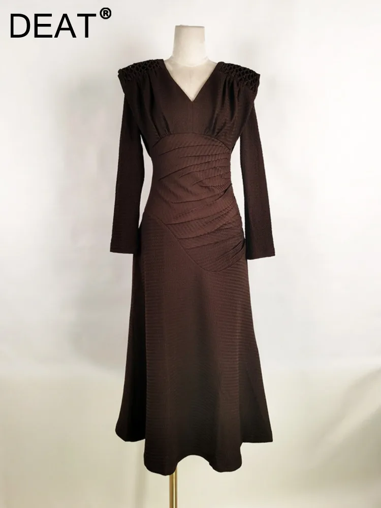 

DEAT 2024 Autumn Women's V-neck Shoulder Pad Pleated Dress Fashion Long Sleeve Solid High Waist Elegant Female Dresses 13DB411