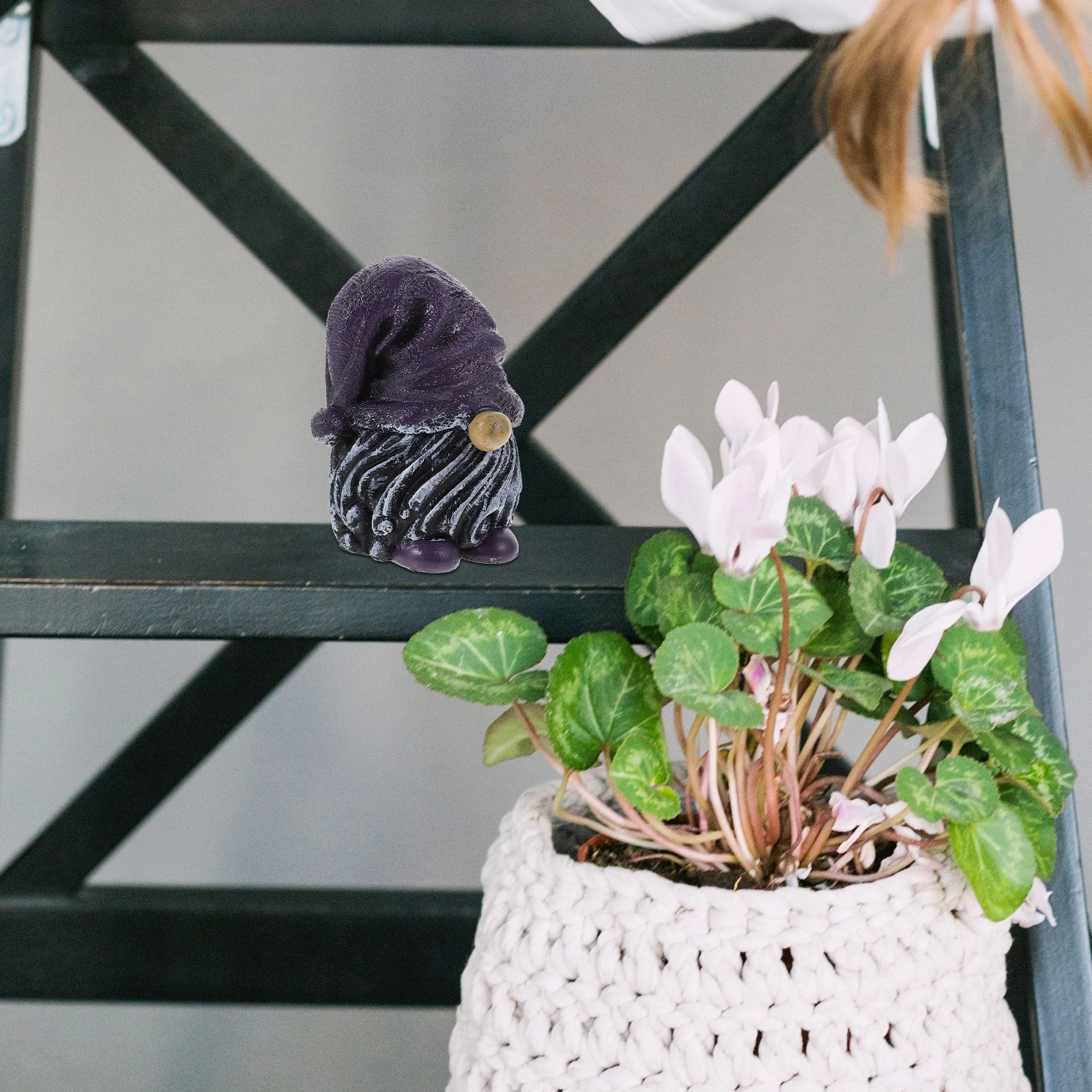 

Decorative Miniature Gnome Resin Craft Fine Workmanship Long Service Life Cheerful Atmosphere Creative Present