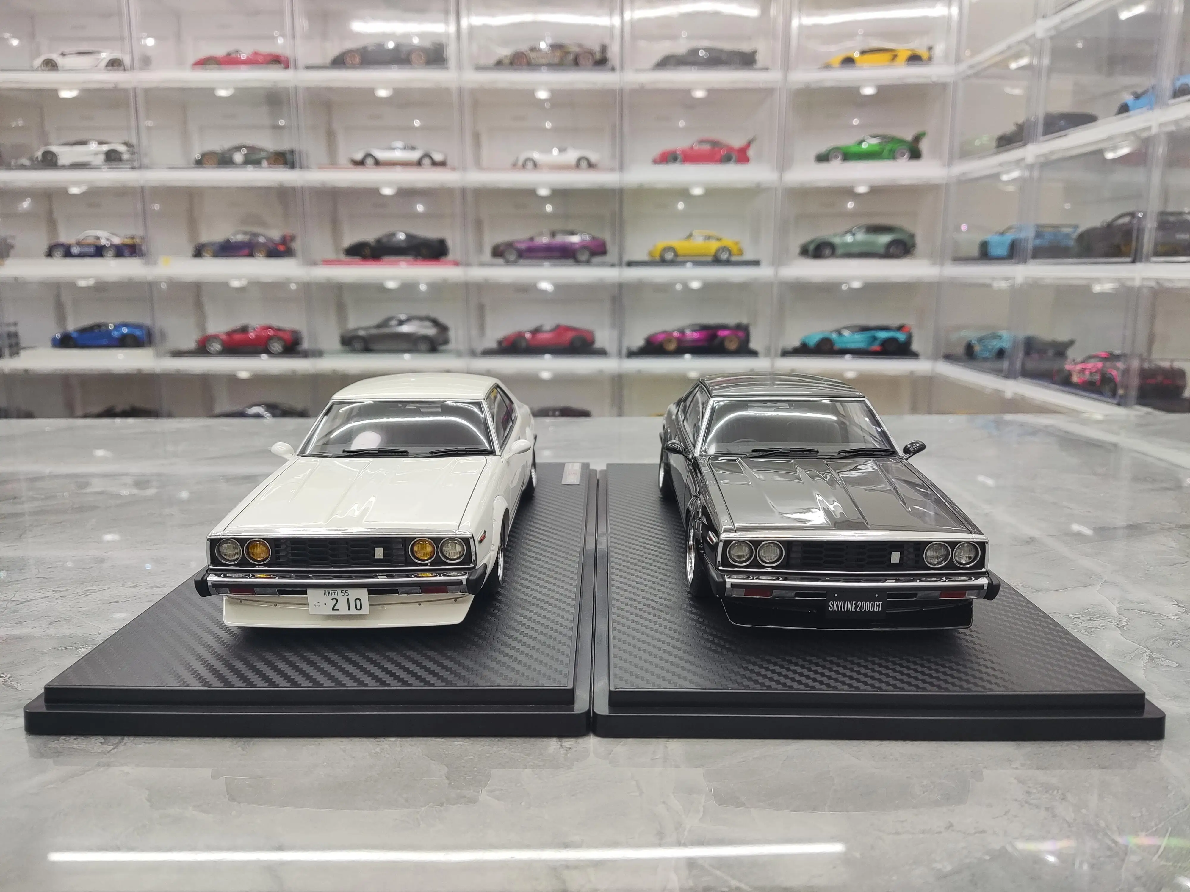 IG 1:18 Skyline 2000GT-ES White/Black JDM Simulation Limited Edition Resin Metal Static Car Model Toy Gift