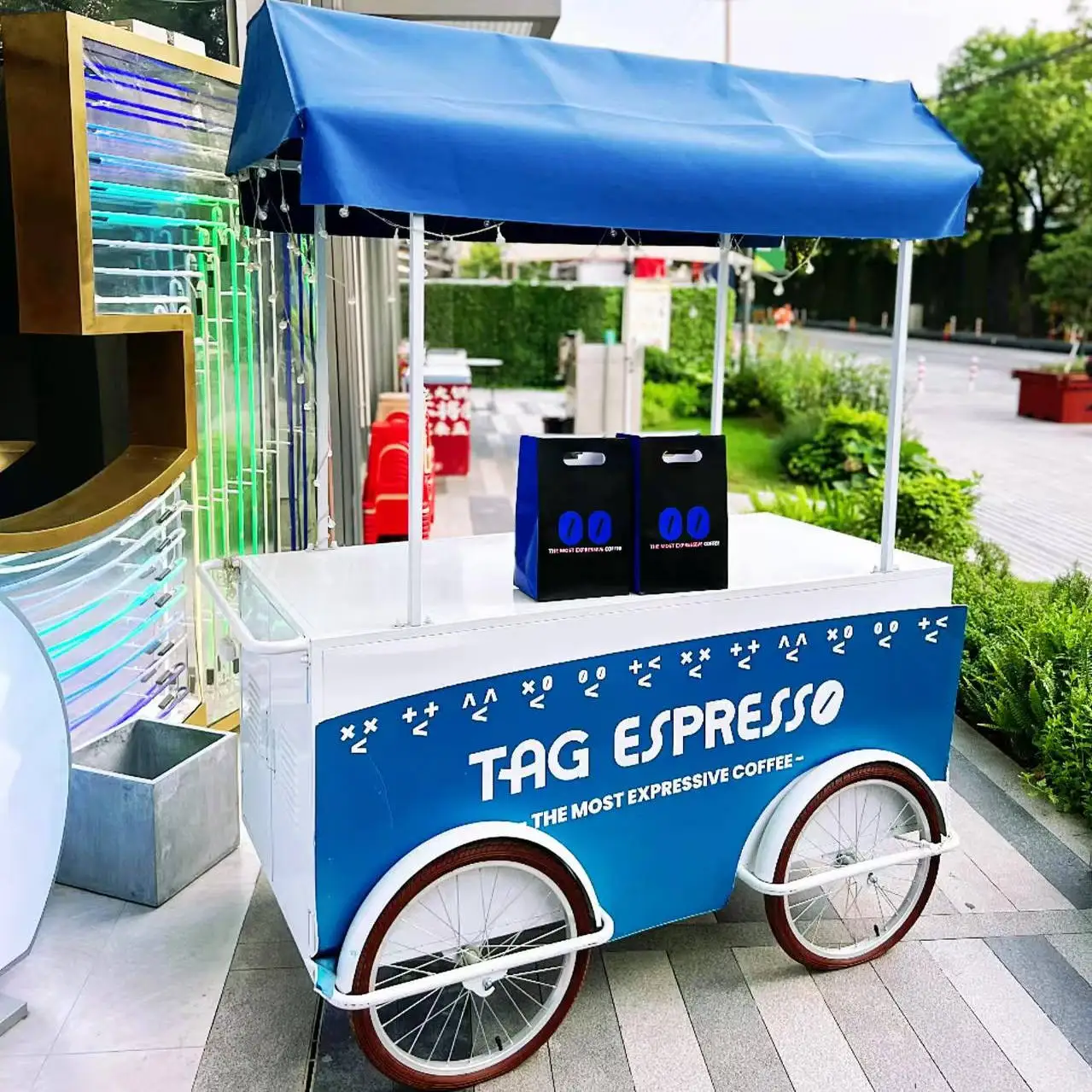 Mall Float Mobile Snack Promotional Car Display Cabinet Product Decoration Car Display Desk Store Tasting Drinks Dining Car