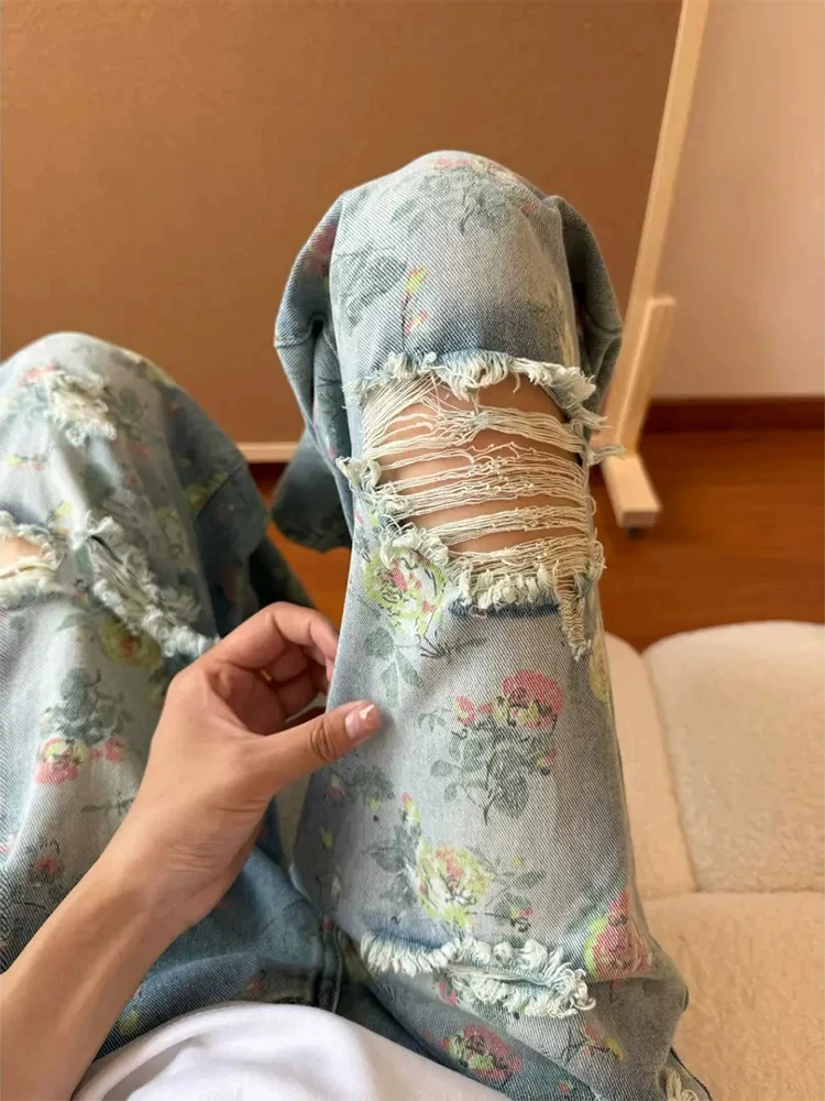 Retro Blue Floral Print Tear Hole Jeans Men Summer Thin American Micro Flared Pants Design Sense Straight Leg Poor Man's Pants