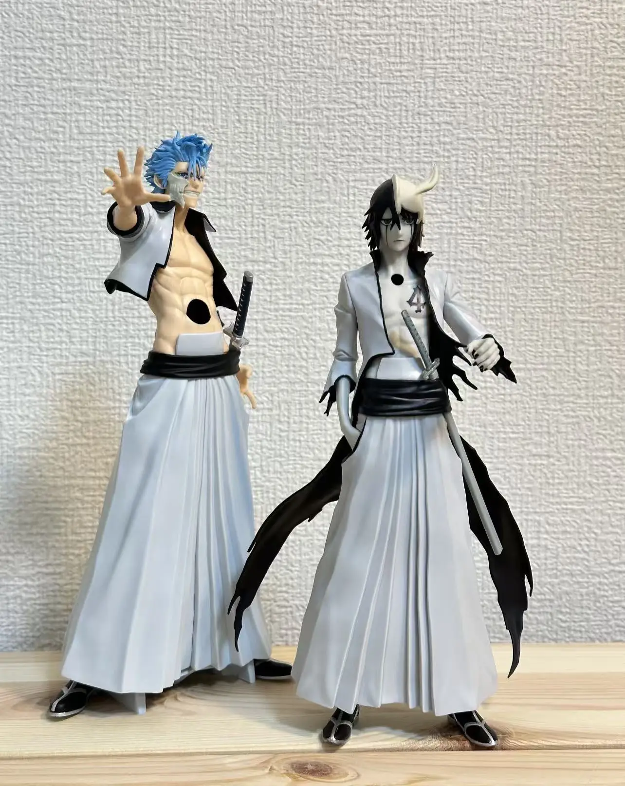 

В наличии: Оригинальная коллекционная фигурка Bandai Banpresto Maximatic Bleach - Улькиорра Сифер и Гиммжоу Ягерджакес (аниме-модель, статуэтка)