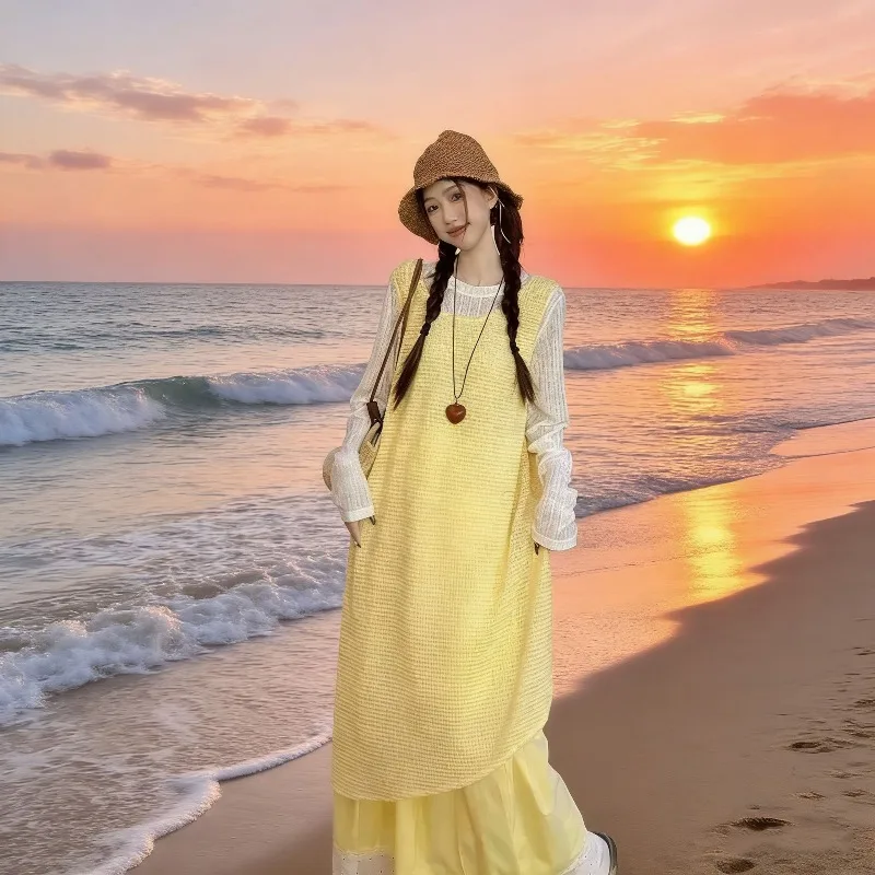 

Irregularly Stacked Vacation Suspender Vest Dress 2026 Spring New Long-sleeved T-shirt Skirt Three-piece Set