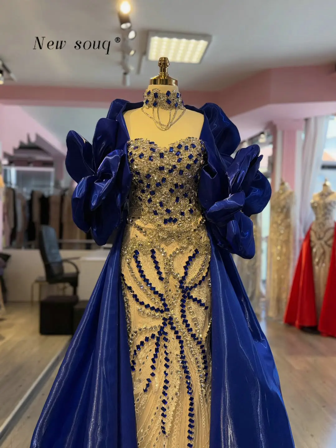 High Fashion Champagne Crystals Evening Dresses with Royal Blue Cape Dubai Customized Luxury Formal Wedding Ceremony Party Gowns