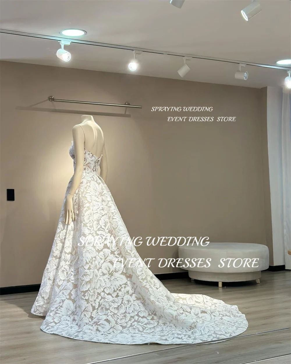 Spruzzatura elegante abito da sposa in pizzo a cuore abito da ballo lungo fino al pavimento a-line abito da sposa scintillante abito da sposa formale da donna