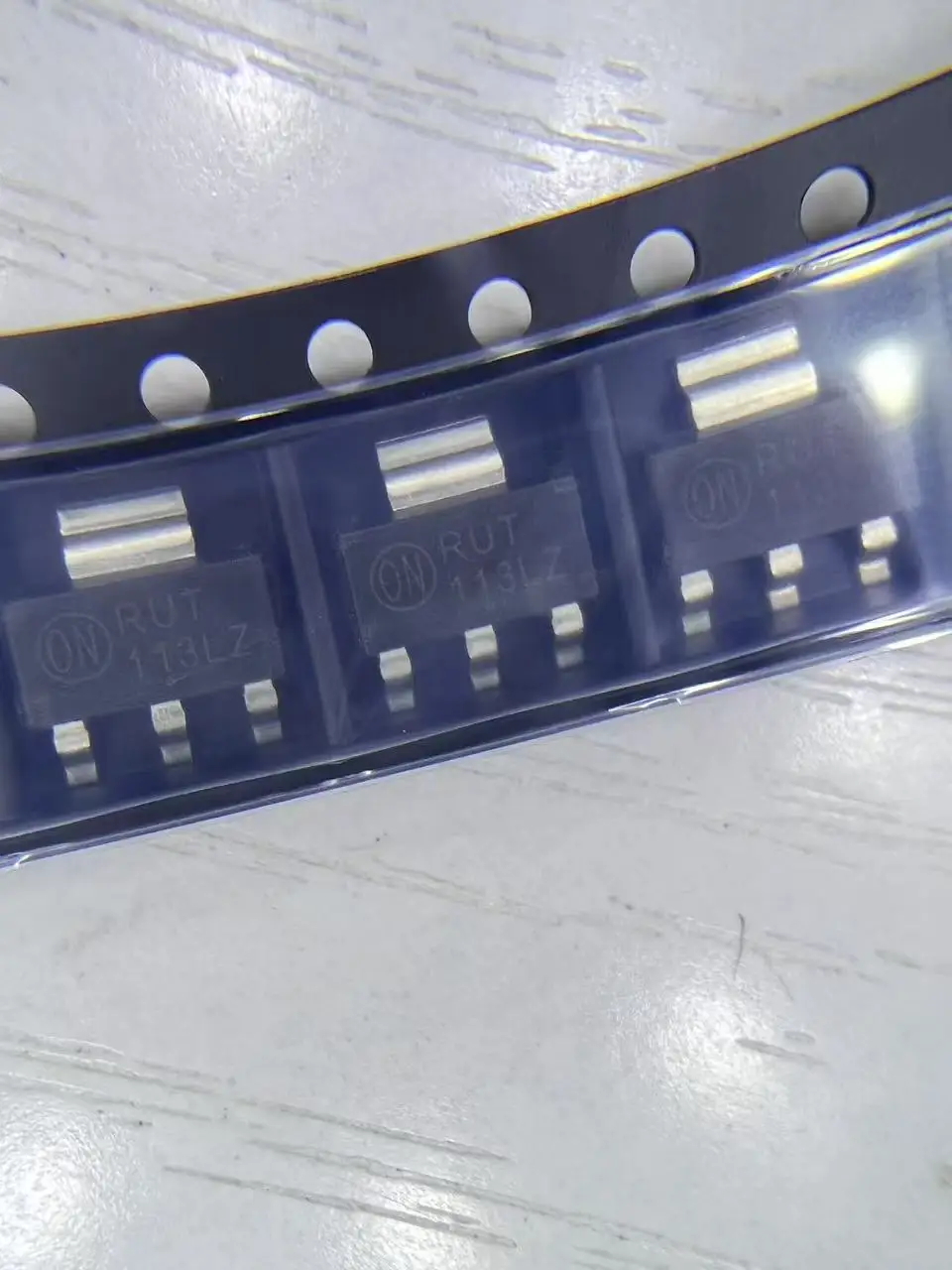 FDT86113LZ RUT 113LZ СОТ-223