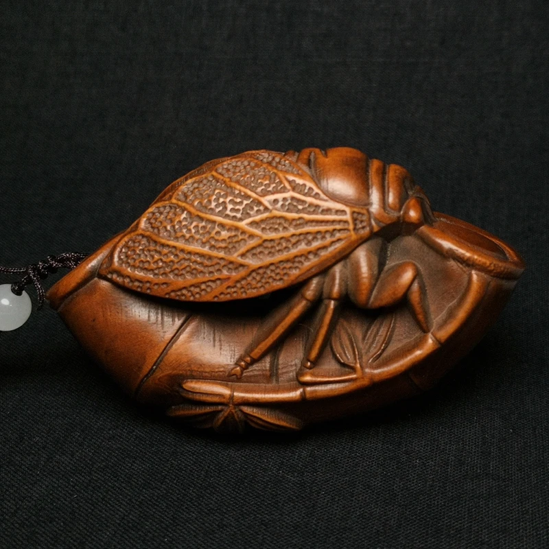 YIZHU CULTUER ART Size 3.2 Inch Old Chinese Boxwood Wood Hand carved Bamboo Cicada Figurine Statue Netsuke Gift Collectable