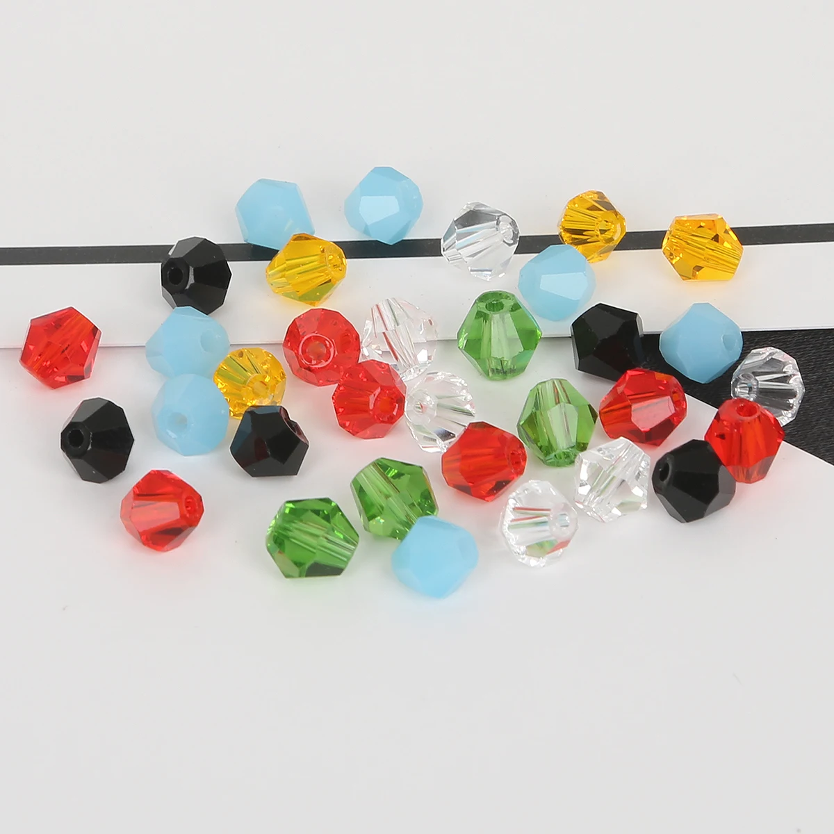 80-85 Stück mehrfarbige facettierte Kristallperlen in Bicone-Form, 4 mm, lose Glas-Abstandsperlen für die Schmuckherstellung, DIY-Armbänder, Zubehör – Detail 1