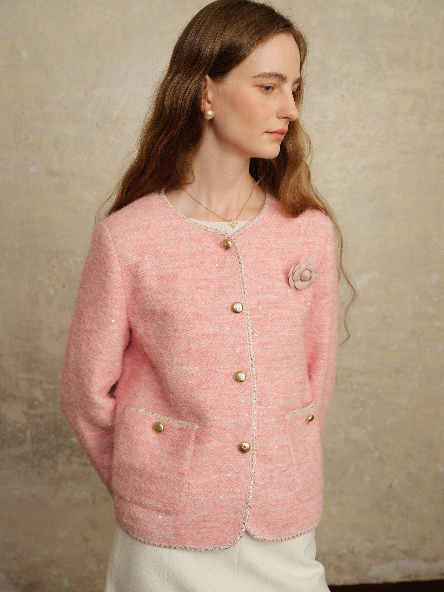 

Простой розовый шерстяной жакет женский, новый дизайн, для повседневной носки, из полиэфирного волокна (77%), нейлона (5%), шерсти (7%), спандекса (7%)