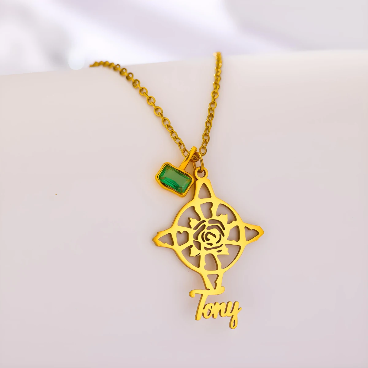 

Chandler Custom Name Round Necklaces Pendant Women Compass Necklace Travel Jewelry Stainless Steel Graduation Gifts Friends