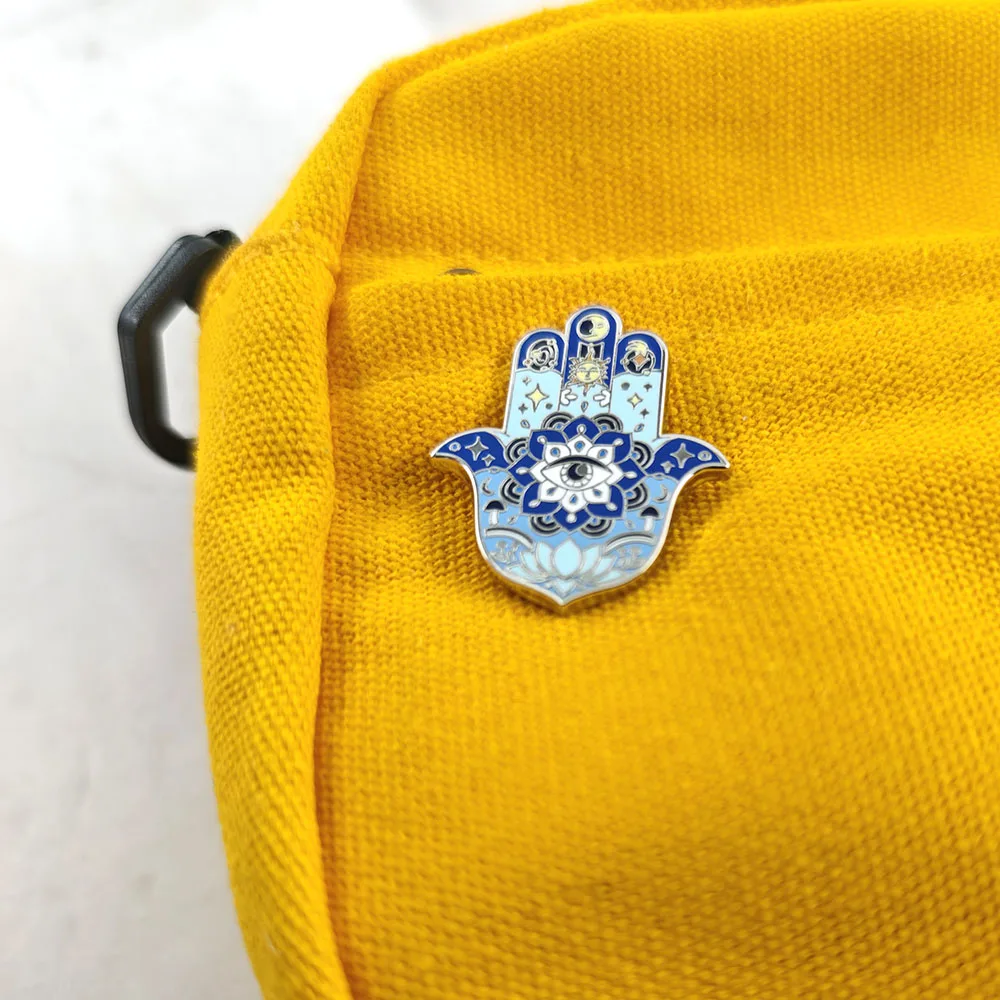 Hamsa Hand von Fatima Emaille-Pins für Frauen, Böses Auge Mandala Broschen, Mystische Mond-Sonne Anstecknadeln, Hexenschmuck Geschenk – Detail 9