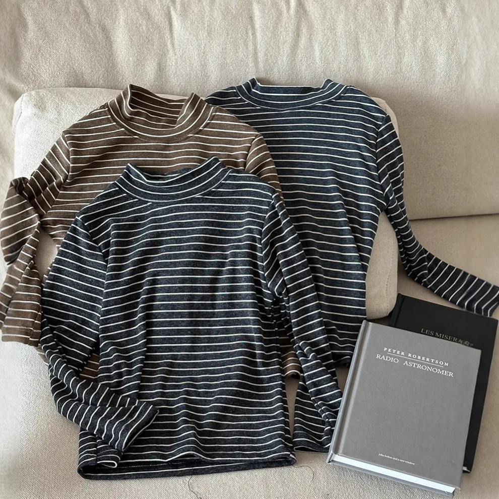 

2025 Autumn New Arrival Kids Mock Neck Striped T-shirt for Toddler 1-8 Years Unisex Striped Design Soft Comfortable Casual Tops