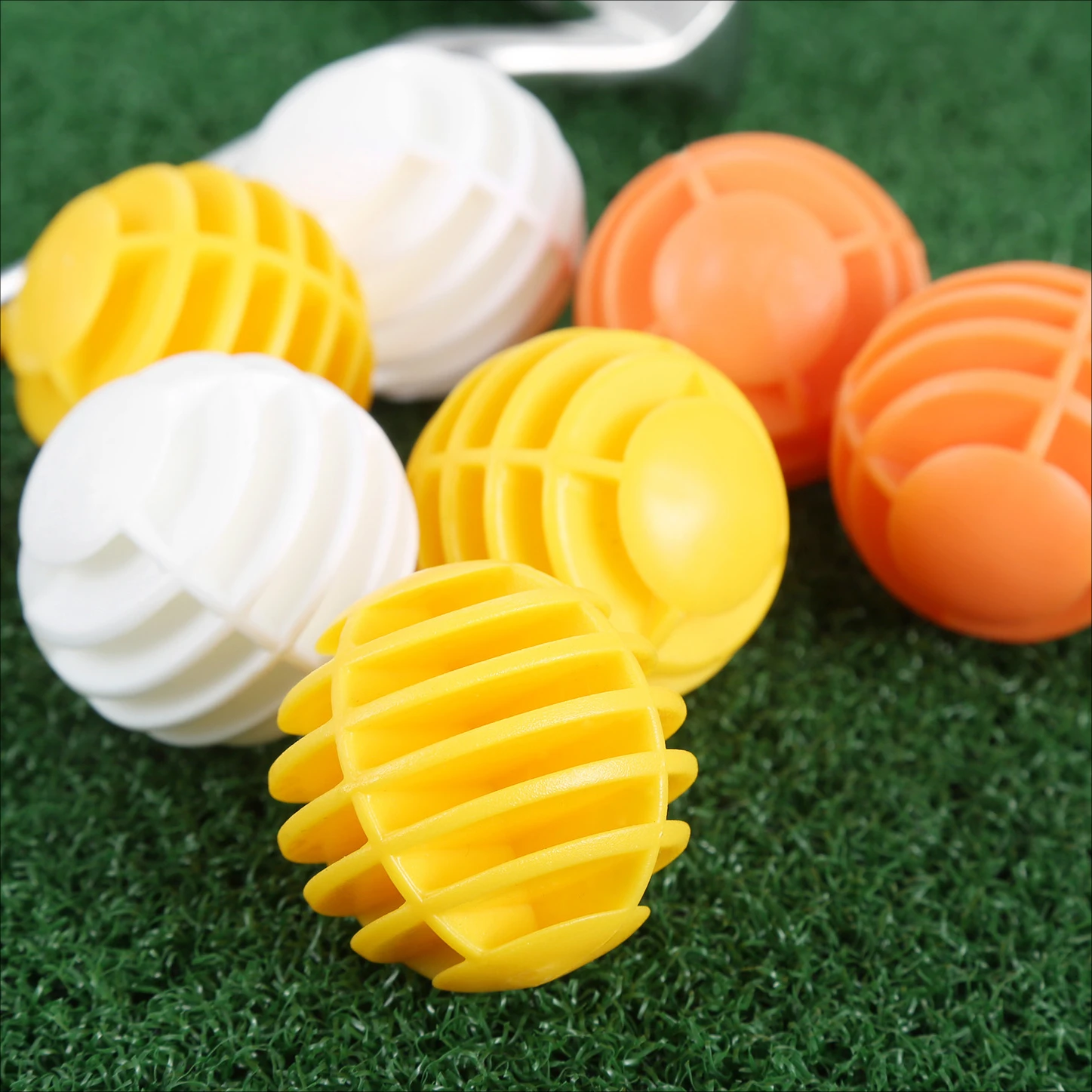 

6Pcs Plastic Hollow Golf Balls Training Practice Golfer Beginner Swing Hit Indoor Outdoor 42mm Spacing Training Practice Balls