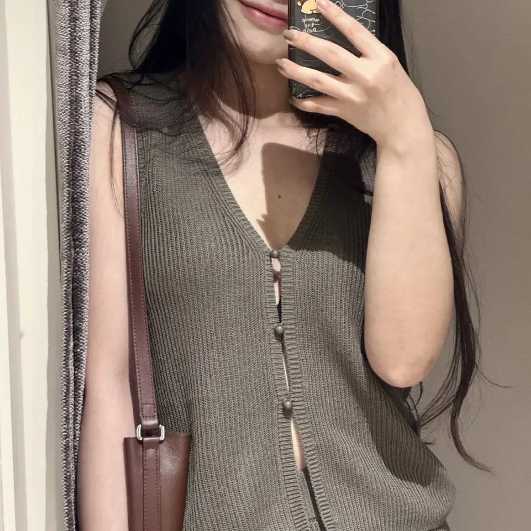 

Women's spring and summer elegant retro green slim-fit V-neck vest knitted cardigan sleeveless top