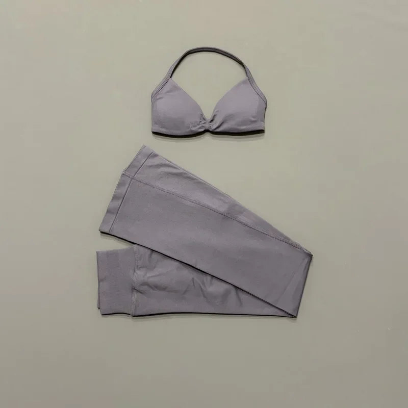 2-teiliges Gym-Set für Damen: Neckholder-Sport-BH mit Raffung und High-Waist Slim Flare Leggings – Dehnbarer Sportanzug für Yoga und Laufen – Detail 18