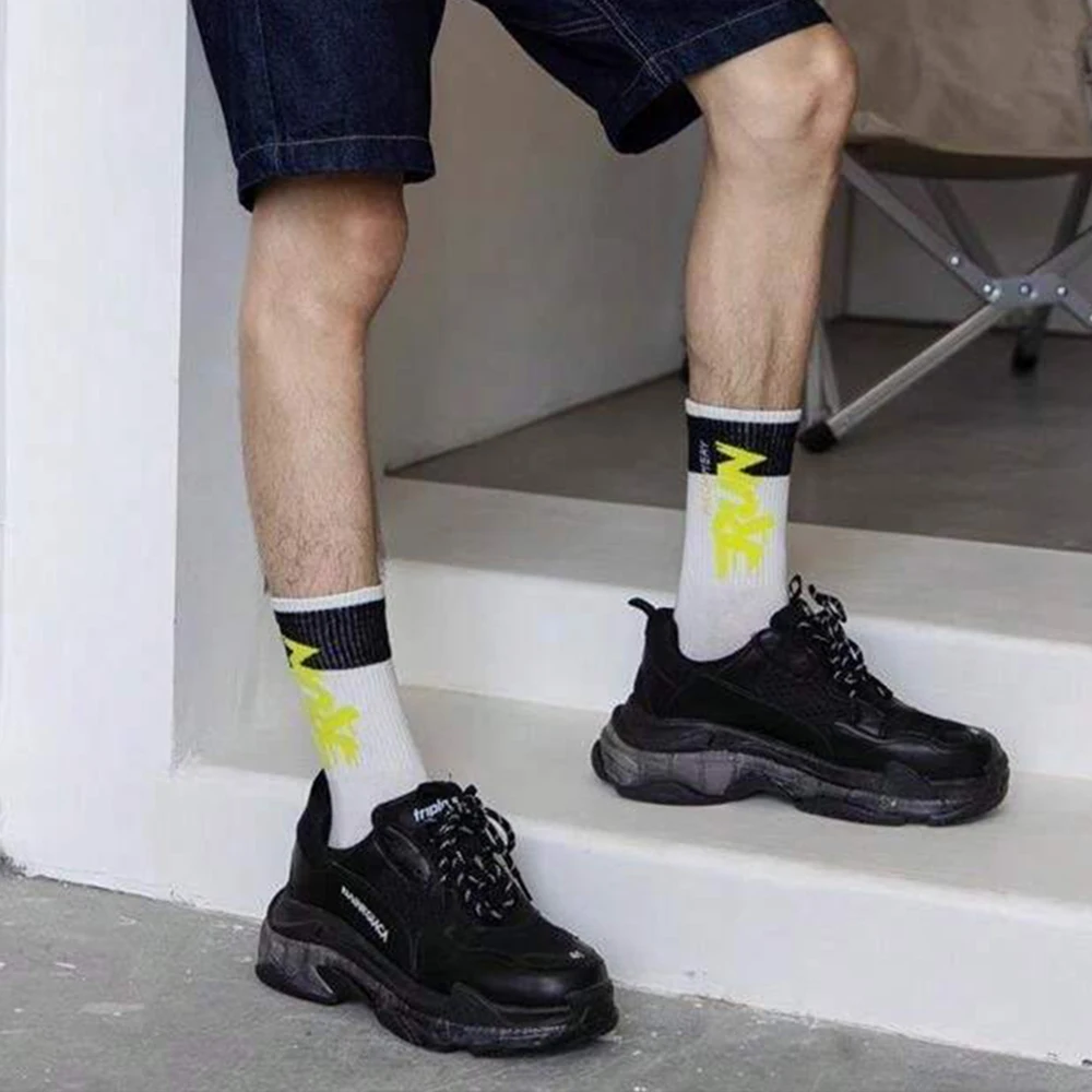 5 Pairs Men Color Blocked Round Neck Socks Creative Letter Patterns Suitable Men Outdoor Wear Breathable Casual Neutral Socks