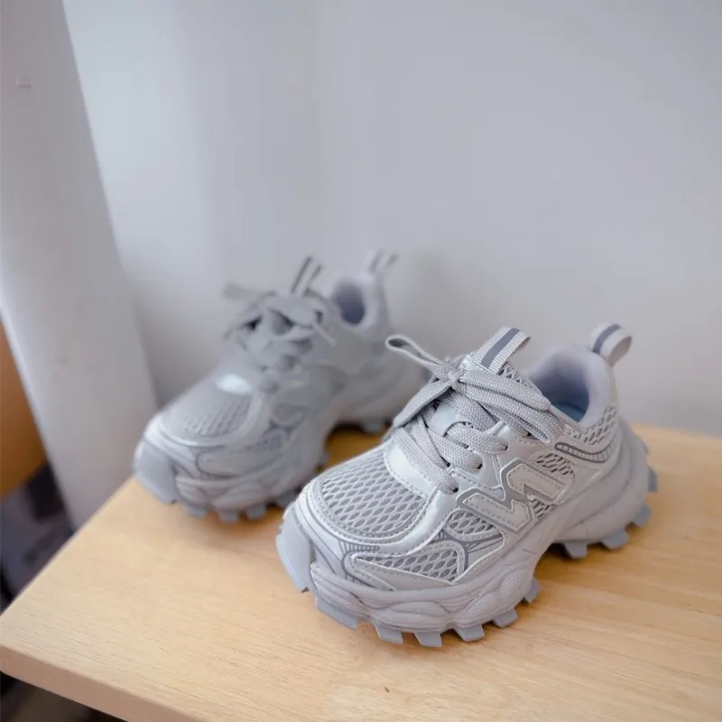 

2025 Autumn New Kids Shoes Boys' Lightweight Comfortable Sports Running Shoes Fashionable Versatile Girls' Dad Casual Shoes