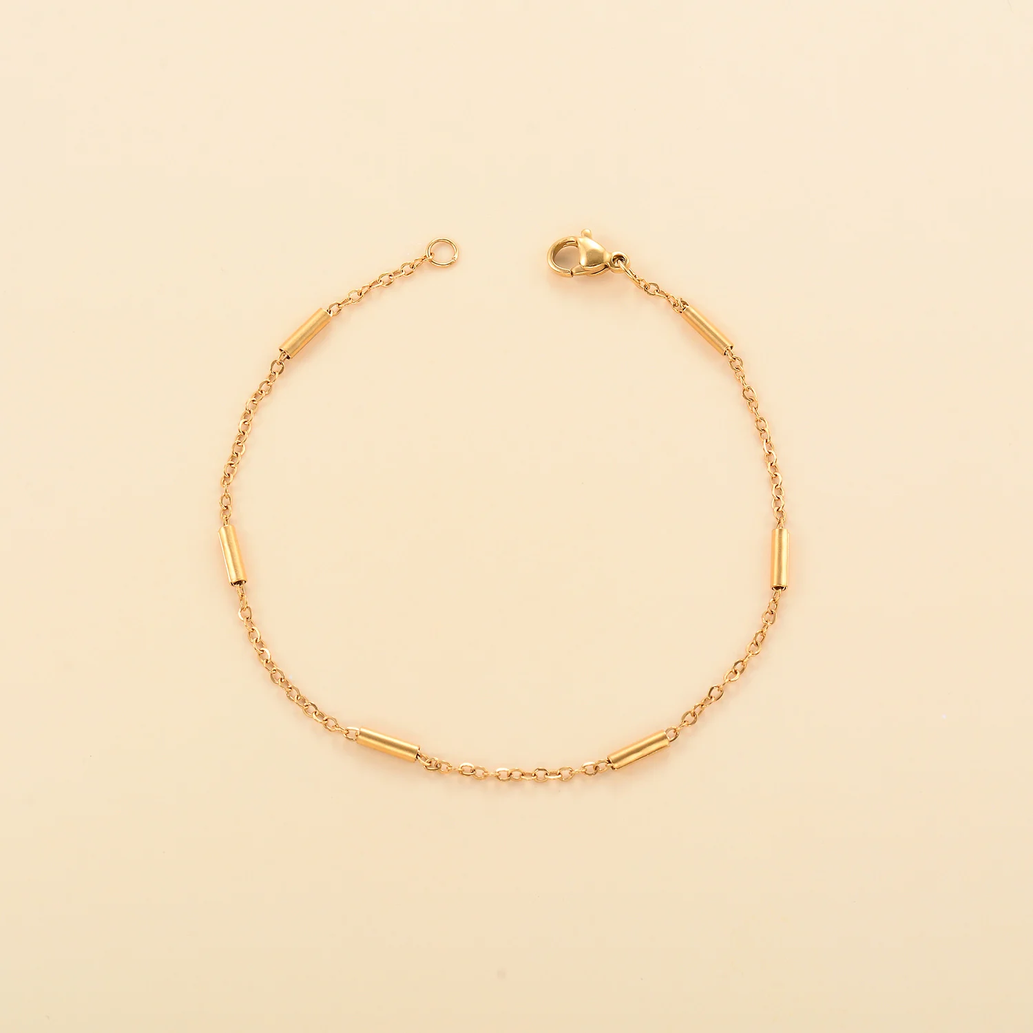 Goldfarbene Armbänder Dünner Edelstahl-Armreif Schick Verstellbar Kein Verblassen Schmucktrends im Großhandel – Detail 4
