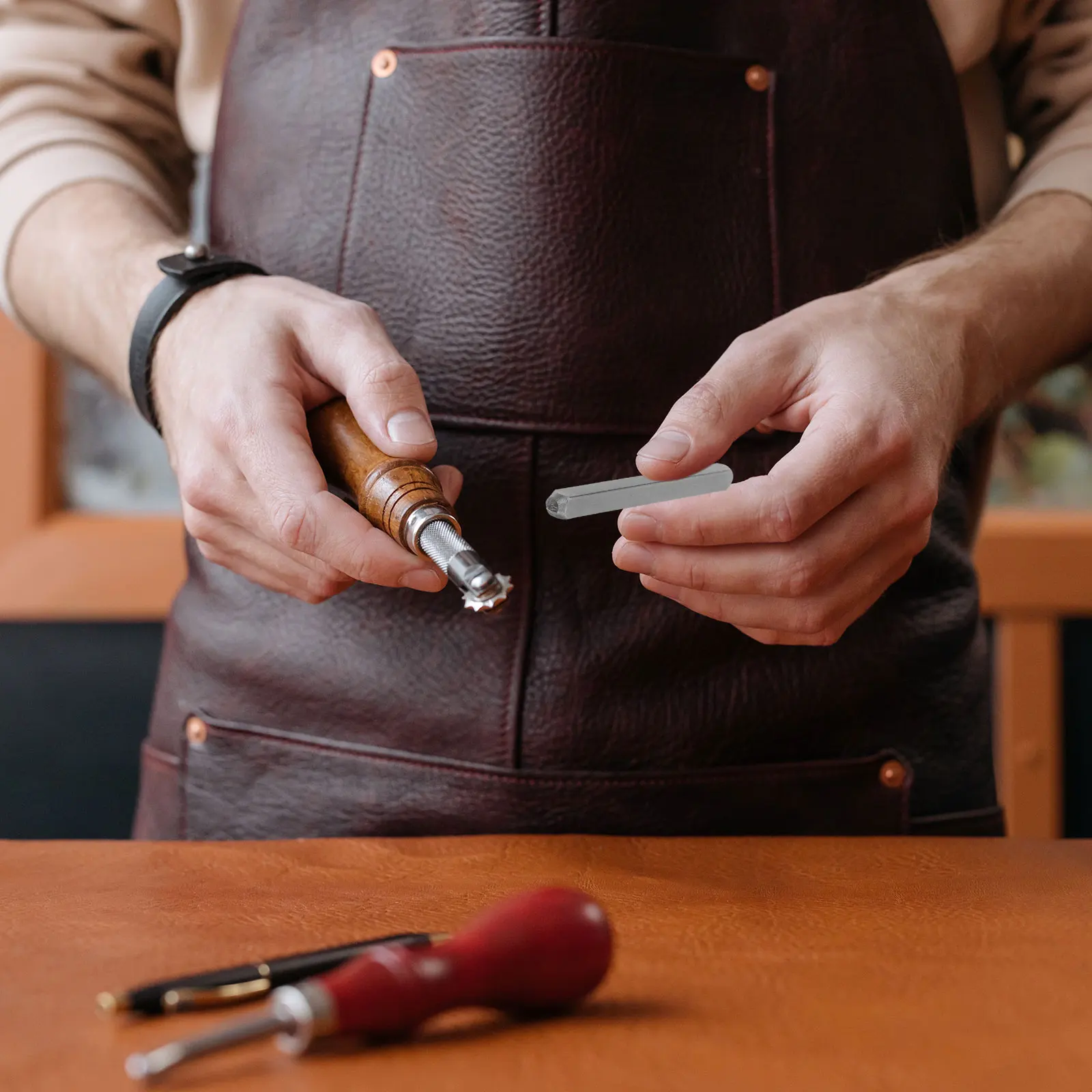 

12Pcs Steel Stamp Set Zodiac Animal Metal Punch Stamping Tool for DIY Crafts Leatherwork Embossing Patterned Stamps