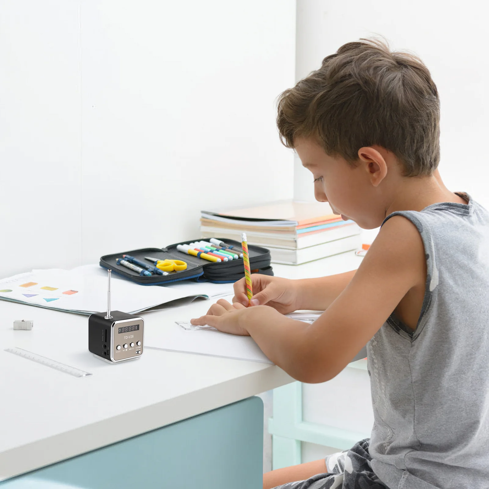 

1Set Mini Speaker Portable Wireless Retro Radio Design High Durability Compact Travel Outdoor Home Party Music Player