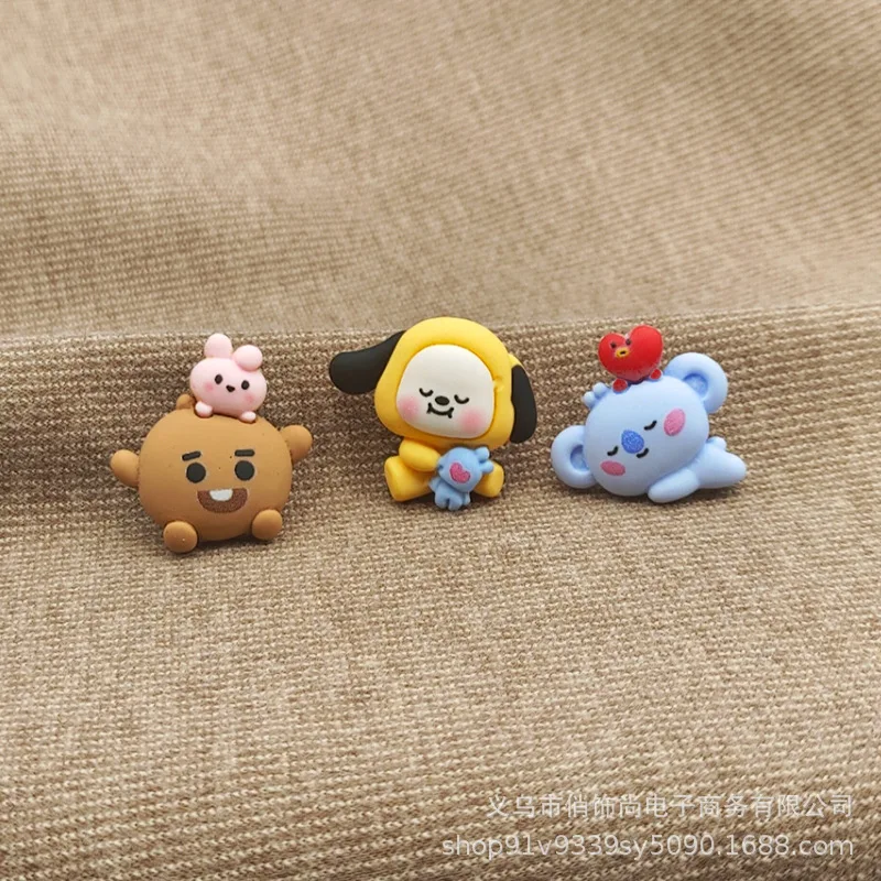 หมุด lencana pin ปกเคลือบอะนิเมะสำหรับเป้สะพายหลัง BT21เสื้อผ้ายีนส์ตกแต่งป้ายการ์ตูนเครื่องประดับสำหรับเป็นของขวัญให้เพื่อน