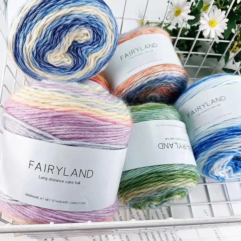 200 Gramm (zwei Stränge enthalten) mehrfarbiges Farbverlaufsgarn, regenbogenfarbenes Garn, mitteldickes Garn zum Handstricken, DIY-Materialien, geeignet für modische Herren- und Damenpullover, Schals,