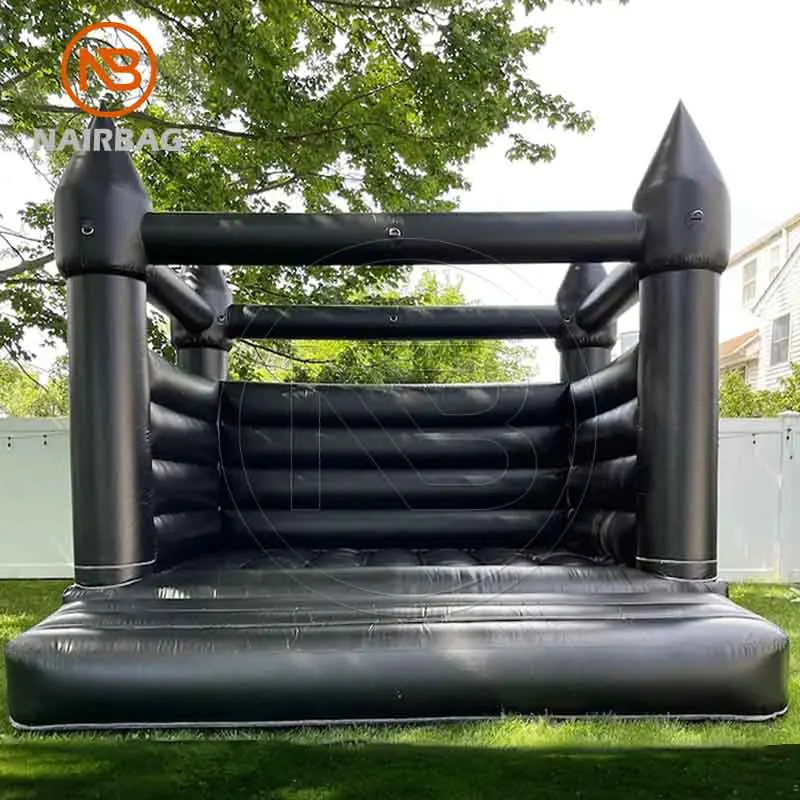 Dmuchany zamek do skakania na wesele, czarny, 4 x 4 metry, biały, różowy, dla dorosłych i dzieci.