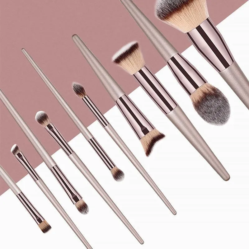 Make-up-Künstler, Kombination aus Beauty-Make-up-Werkzeugen, neuer Make-up-Pinsel in Champagnerfarbe, 10-teiliges Foundation-Pinsel-Set mit weichen Borsten