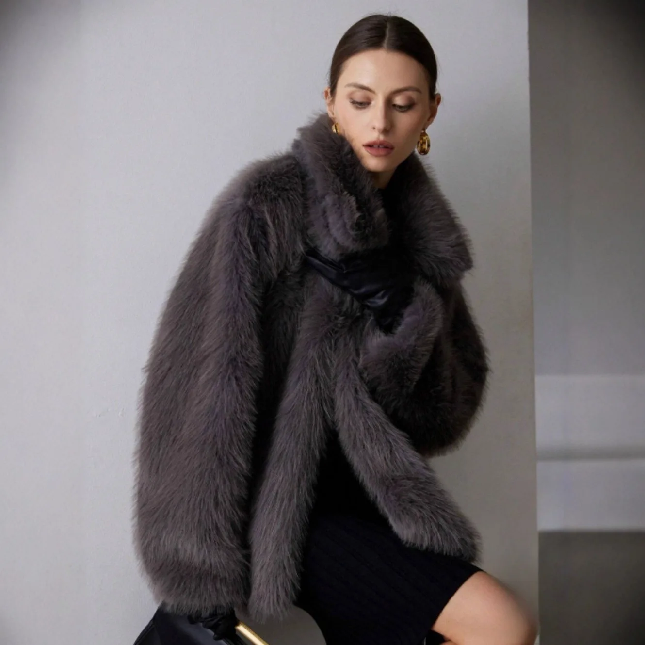 2025 Herfst Winter Nieuwe Mode Dames Effen Kleur Turn-down Kraag Lange Mouw Eenvoudige Basic Elegante Nepbont Jas Vrouwelijke Jas