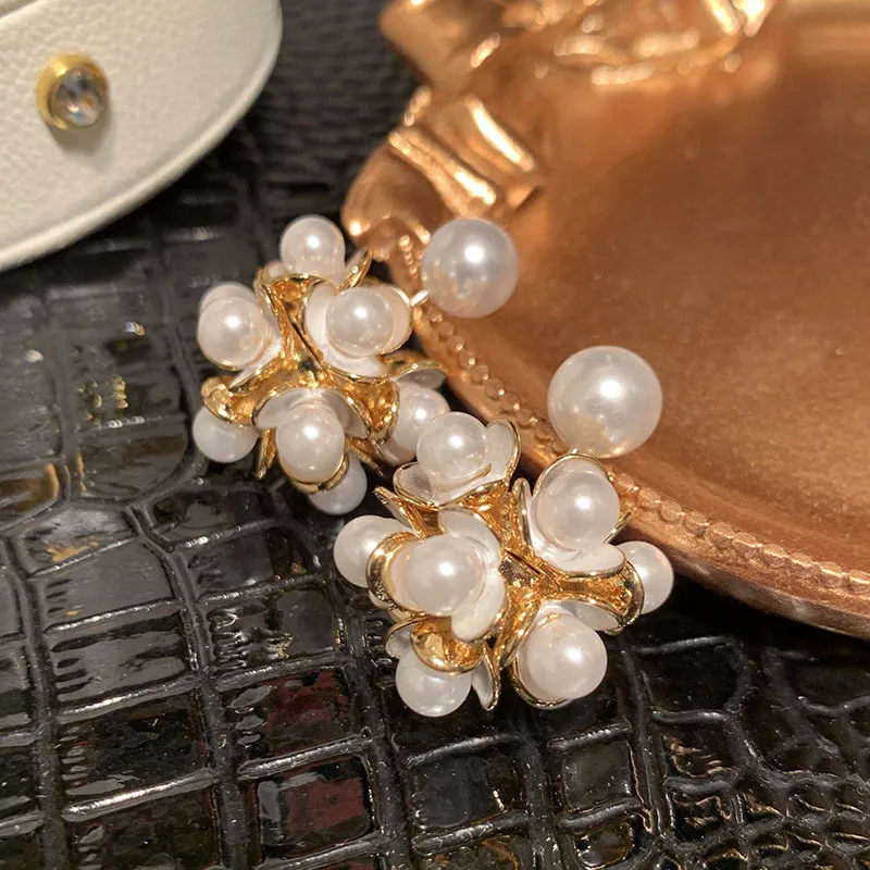 Bilincolor White Flower Double-sided Pearl Multiple Wearing Earrings for Women