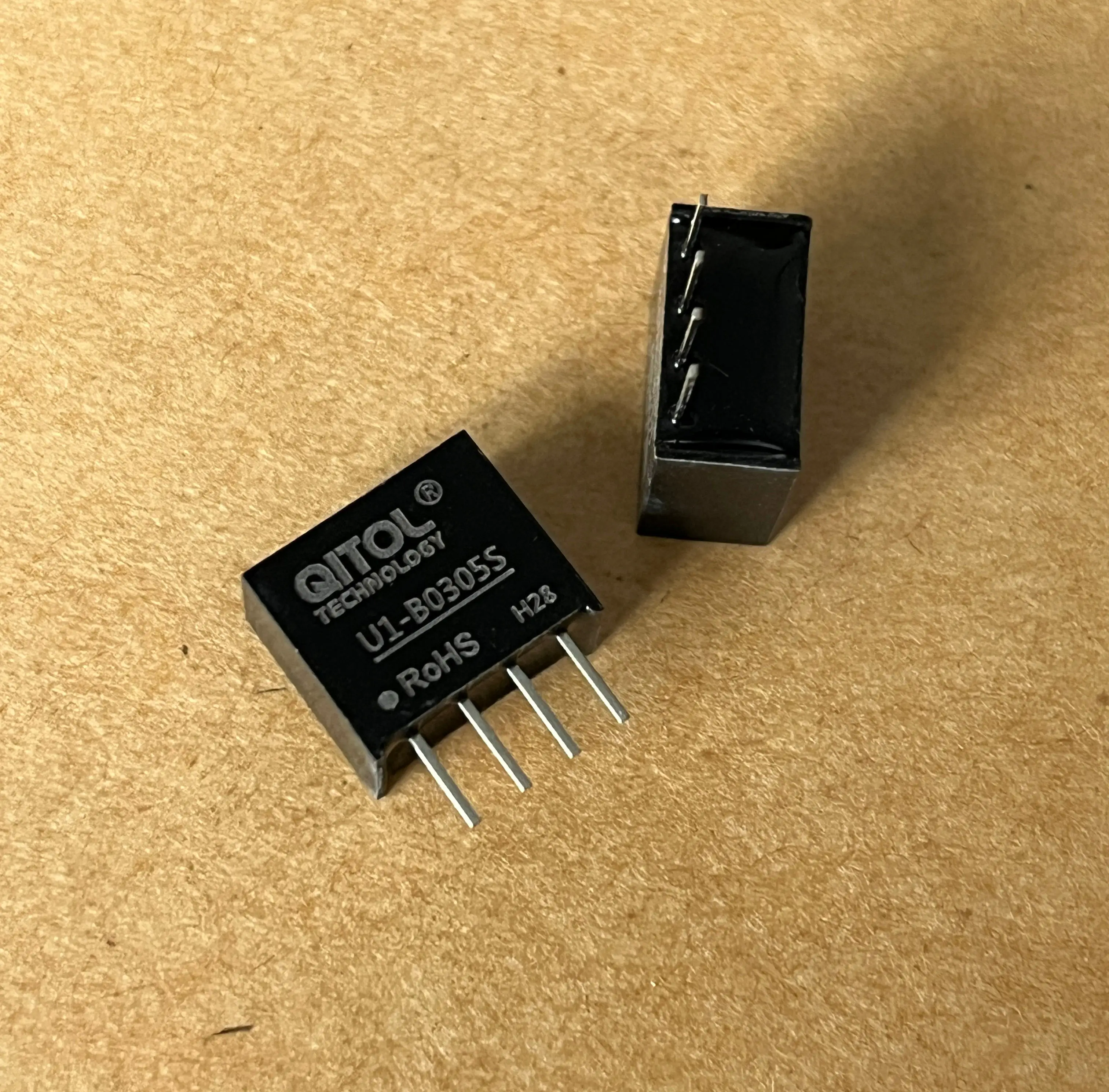 1W B0305S-1WR3 U1-B0305S DC-DC Power Converter 3.3V TO 5VDC Miniature Step-Down Switching Disconnector Module