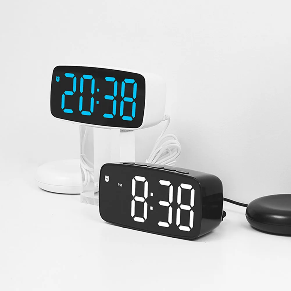 

USB Portable Digital Alarm Clock with Adjustable Brightness Vibration Alarm and Easy to Read Display for Everyday Use