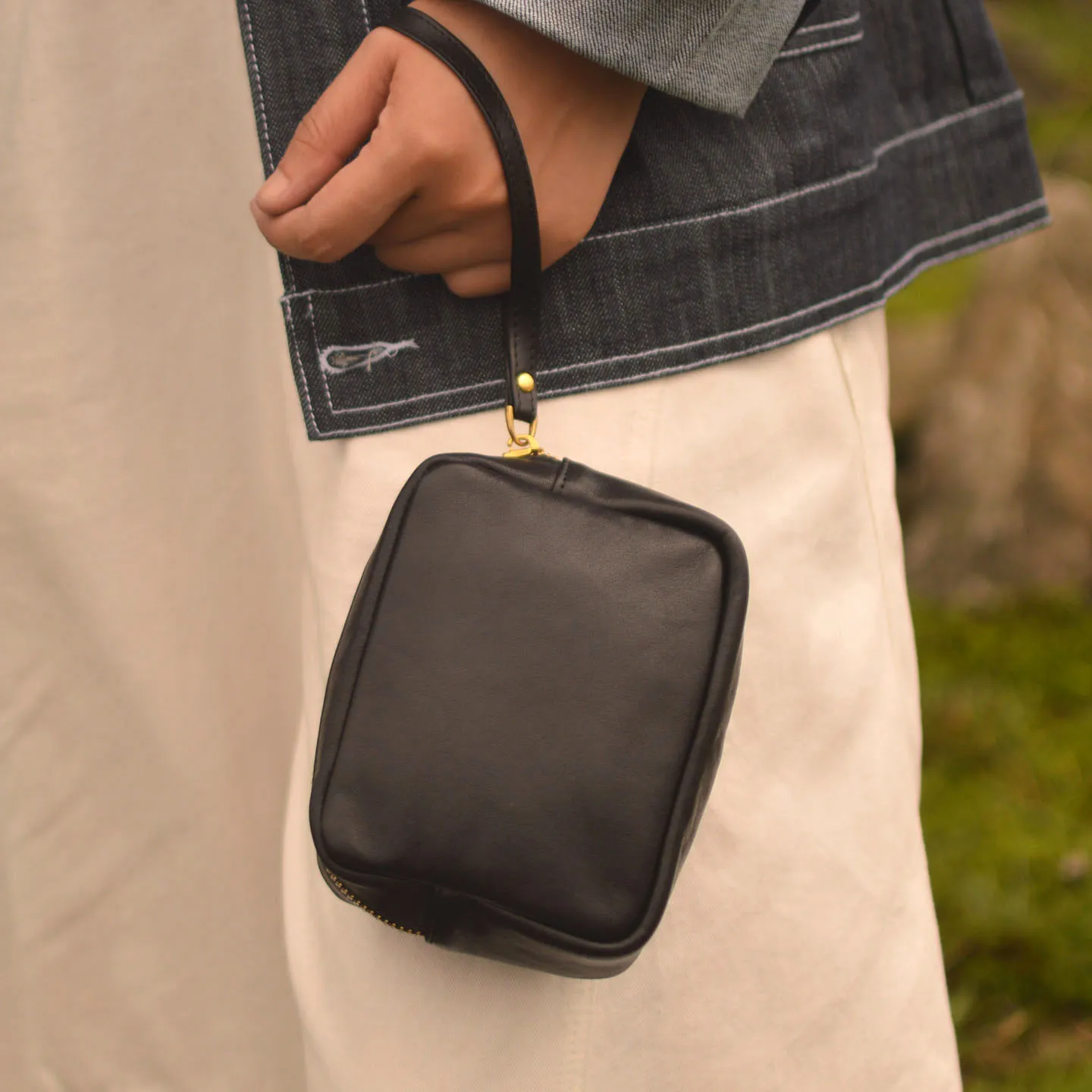 AETOO Leather jewelry change purse, simple cosmetic handbag, tanned top layer cowhide toy string storage bag