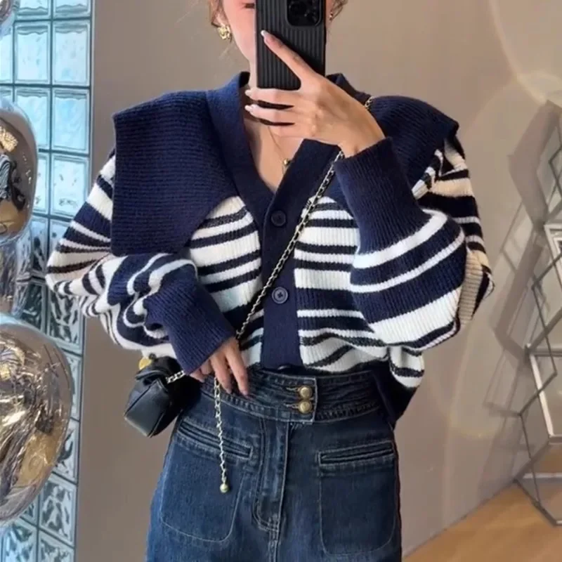 

Autumn Winter New Temperament Loose Turn-down Collar Sweaters Women Fashion Striped Commute Warm Knitted Cardigan