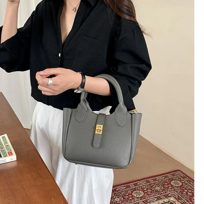 

Women's bag new messenger women's niche high-end sense portable spring fashion bucket bag women's versatile