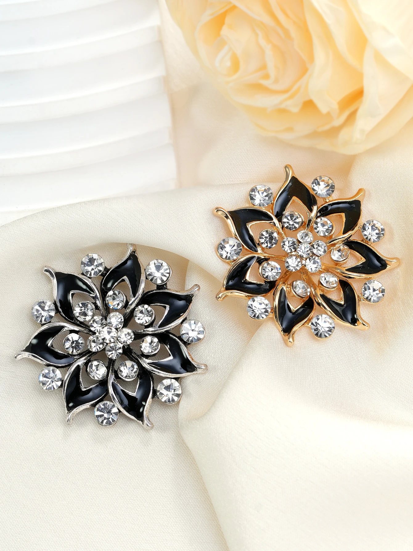 2/5pcs/pack 39mm Beautiful floral metal inlaid rhinestone bu
