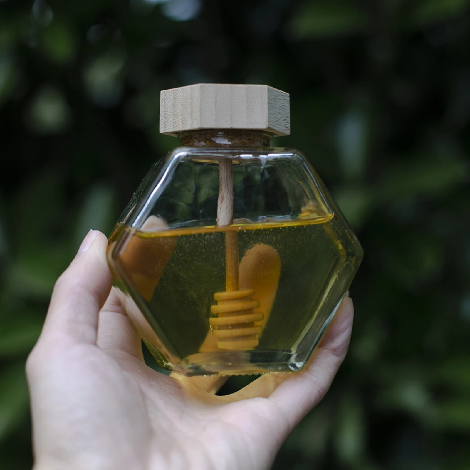 

Honey Pot 220ml Clear Glass Jars Food Containers Wooden Lid Spiral Dipper Set Honey Storage Kitchen Accessories
