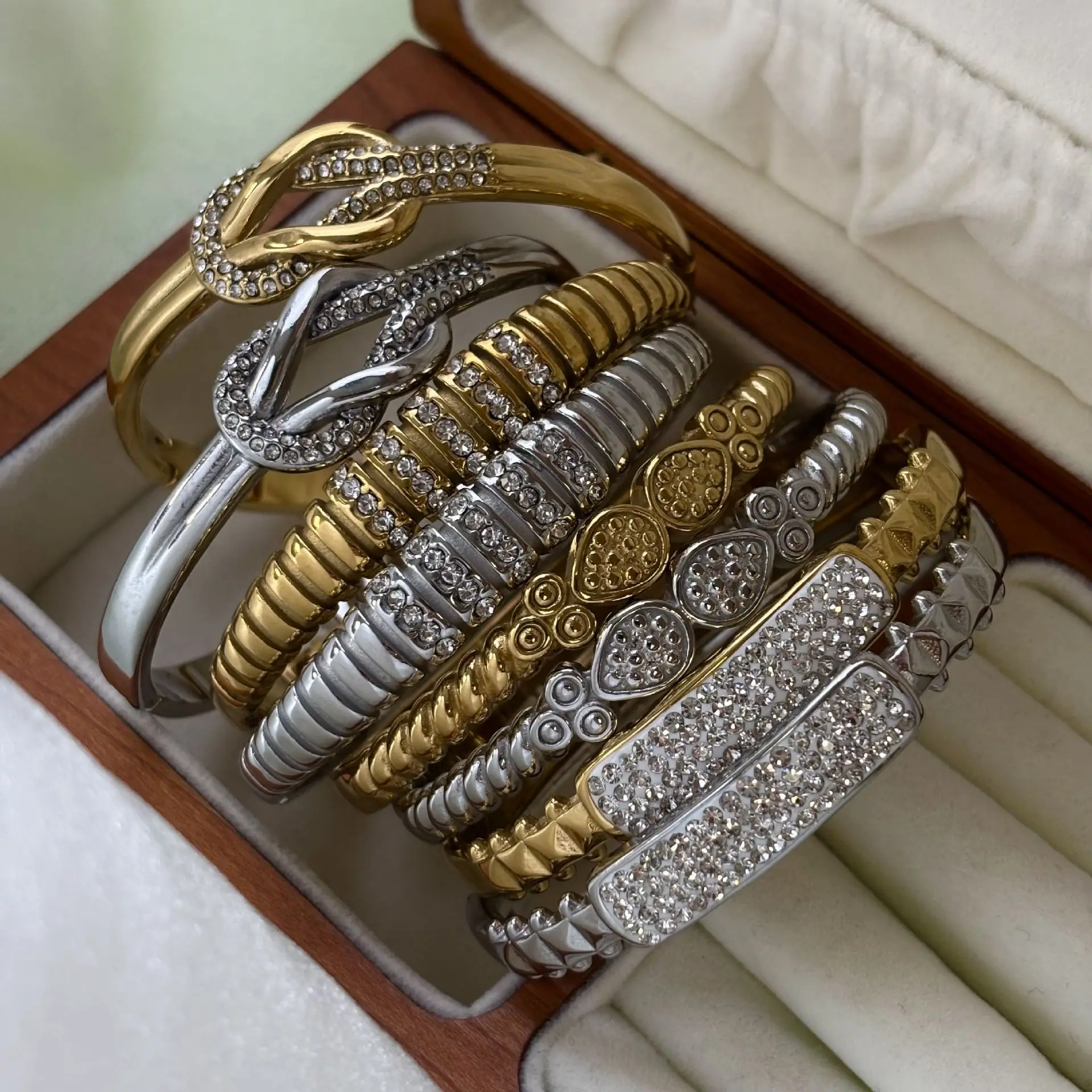 Stainless Steel Bracelet 18k Gold Cross Interwoven Bracelet New Design for Women Luxury Wide Bangle Bracelet Free Shipping
