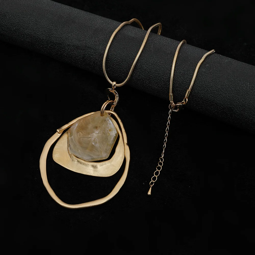Fashion Resin Geometric High-grade Long Jewelry Necklace Women\'s Winter Sweater Chain Wholesale