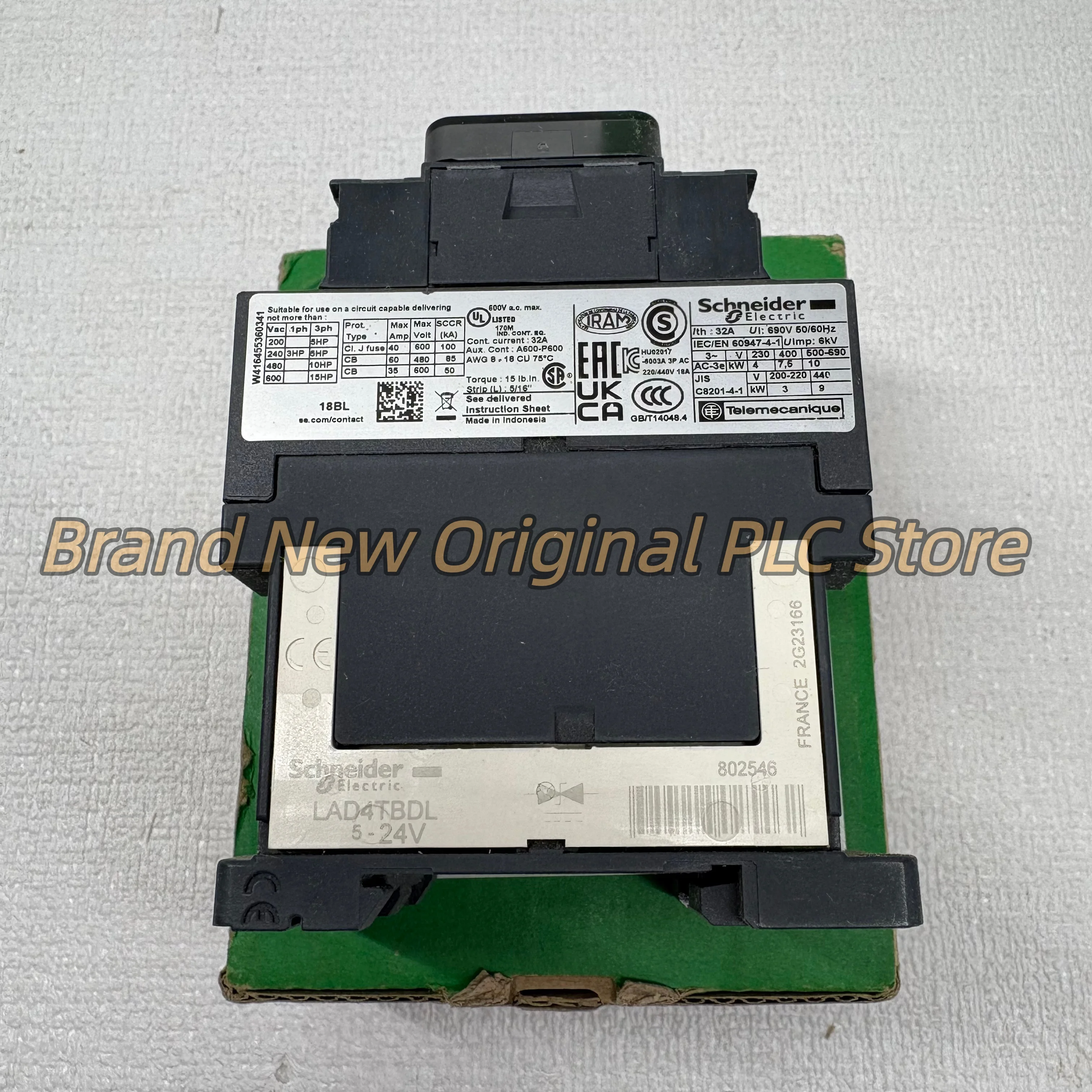 

contactor LC1D18BL new in box