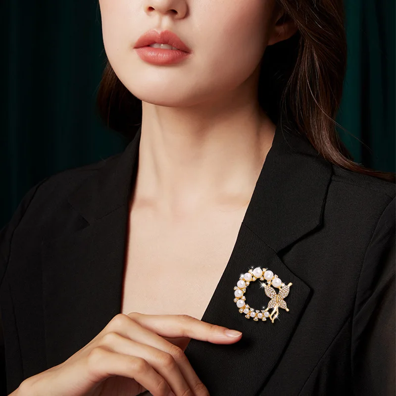 new pearl rhinestone wreath butterfly lady baroque fashion elegant round leaf brooch party wedding gift