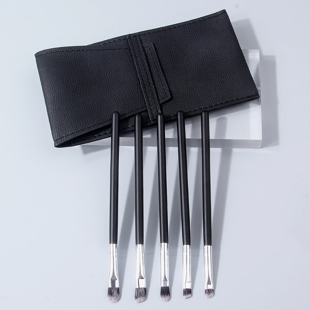 6 Stück weiche Lidschattenpinsel, Augenbrauenpinsel, Eyelinerpinsel, Verschmierpinsel, Augen-Make-up-Pinsel + tragbare Aufbewahrungstasche