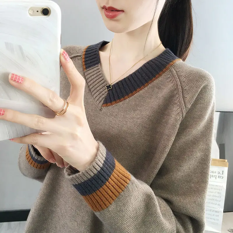 

Fashion V-Neck Spliced Loose Korean Sweater Women's Clothing 2022 Autumn New Oversized Casual Pullovers All-match Tops