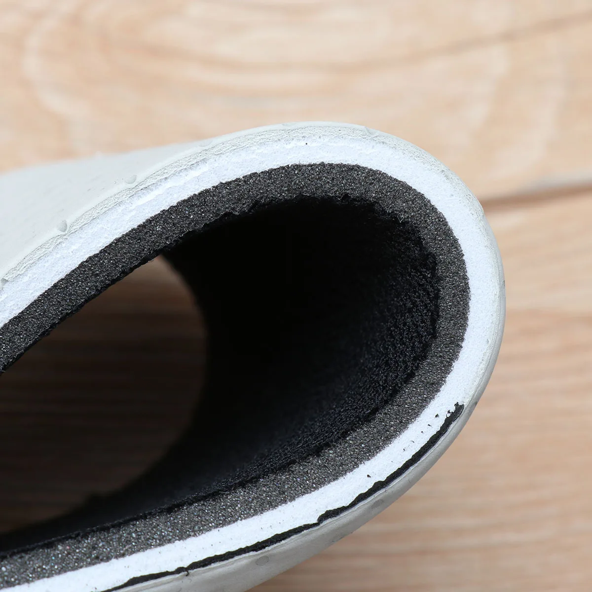 แผ่นเสริมส้นรองเท้าแบบซ่อน 1 คู่ ความสูง 3 ซม. ทำจากวัสดุ EVA สำหรับผู้ชายและผู้หญิง ช่วยเพิ่มความสูง รองรับเท้า ไม่ลื่น ช่วยดูแลสุขภาพเท้า