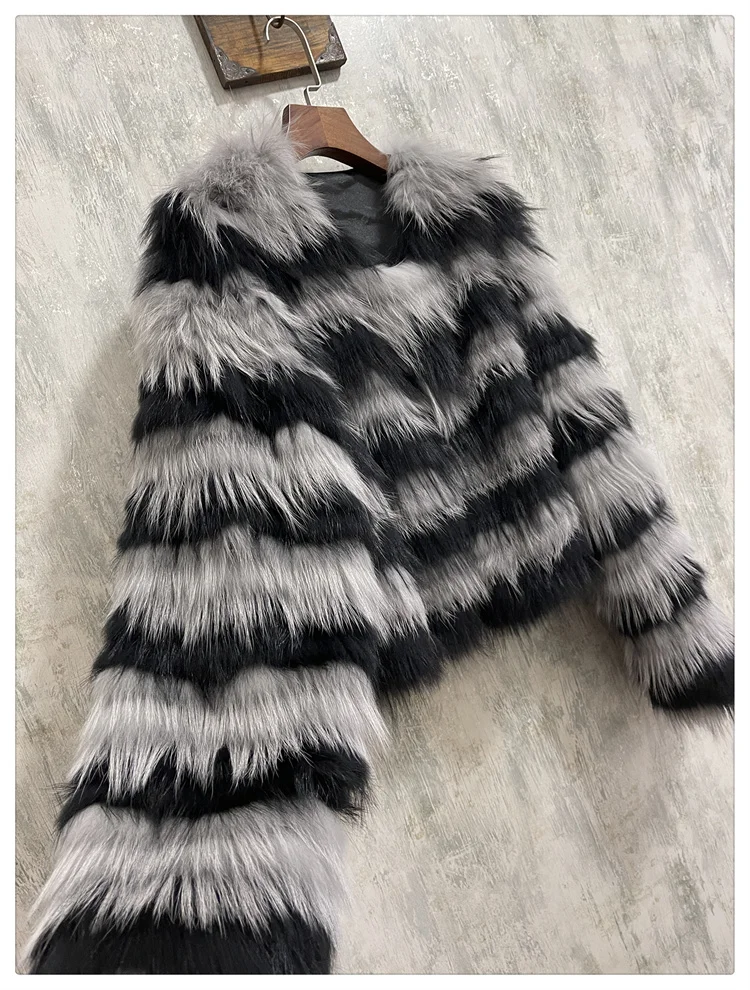 2023 New Stripe Natural Fox Fur Coat Women's Winter Short Contrast Color Light Luxury and Thin O-Neck Real Fur Overcoat