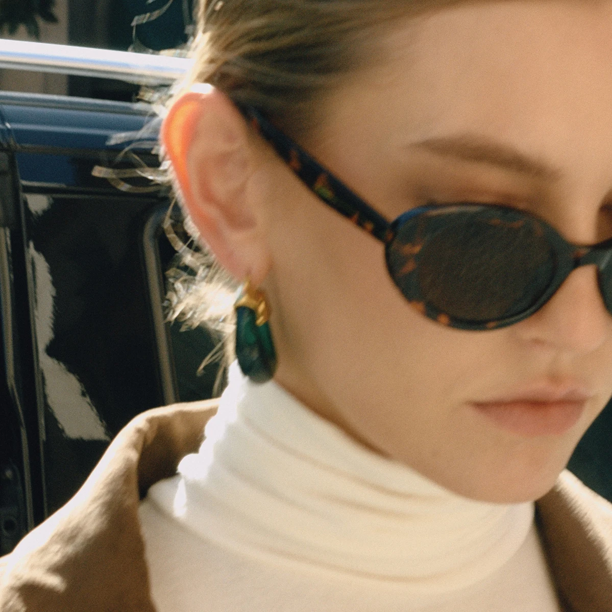 AIKOER Vintage 18K Gold Color Stainless Steel Autumn Winter Dark Green Resin Large-Sized Chubby U-shaped Earrings Women's Jewelr