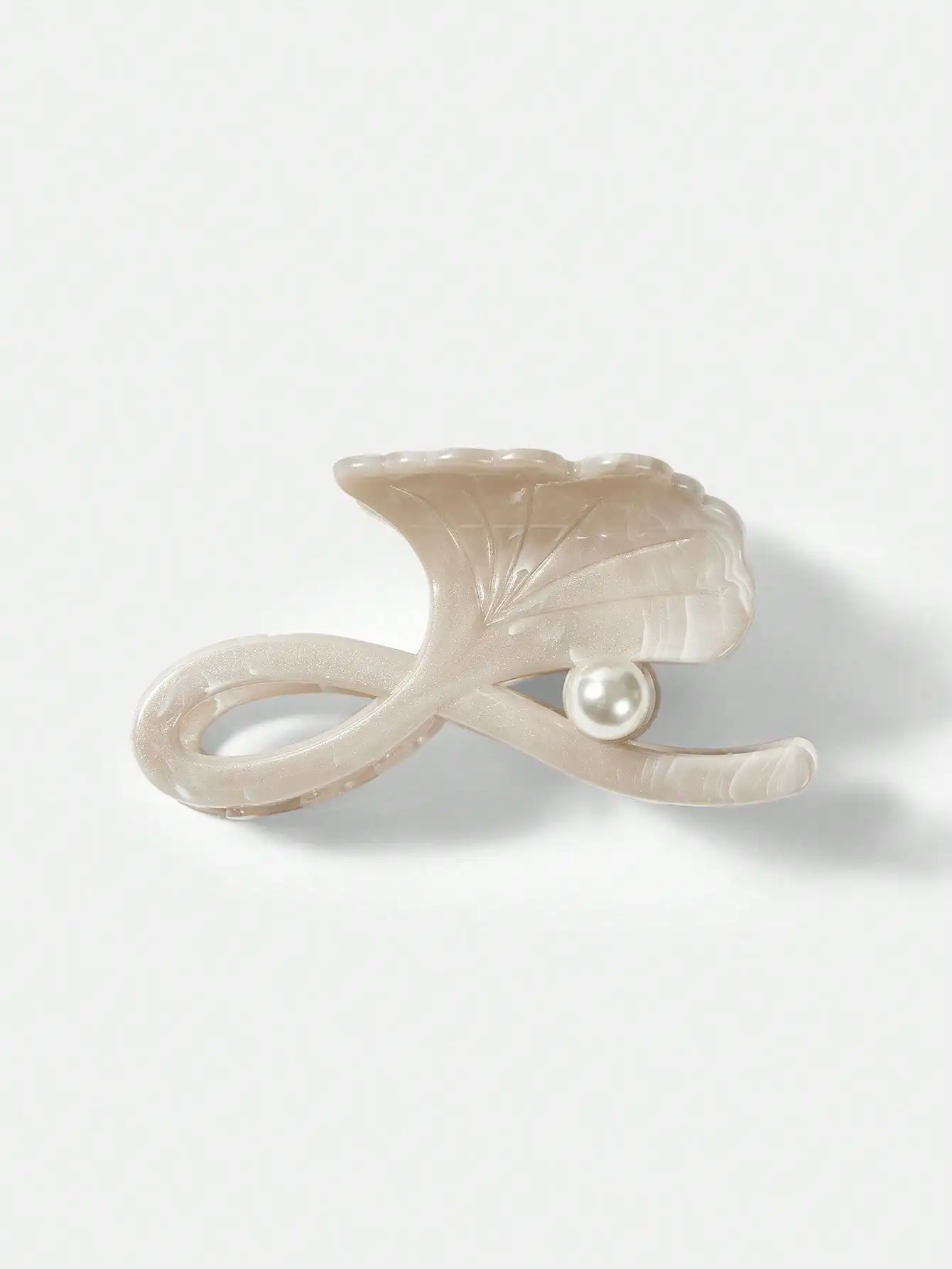 

MOTF LEAF SHAPED FAUX PEARL HAIR CLAW CLIP CLAW CLIPS HAIR CLAWS HAIR BARRETTES